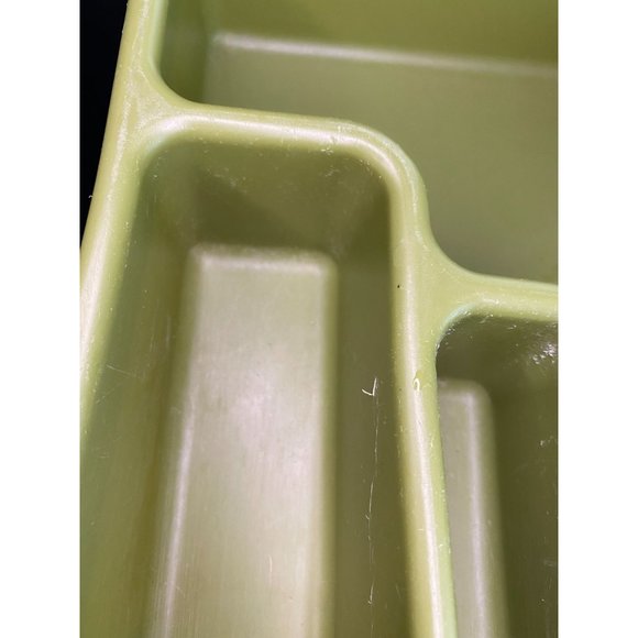 OLIVE GREEN CUTLERY Tray - Rubbermaid Flatware Tray - Vintage 70s - 9" x 12 1/2" - Picture 5 of 8